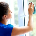 Cleaning sash & case windows